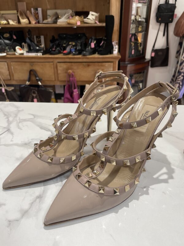 Valentino Caravani Rockstud UK39