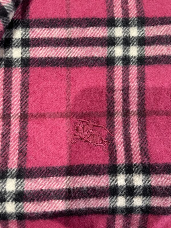 Burberry pink wool scarf - Image 4