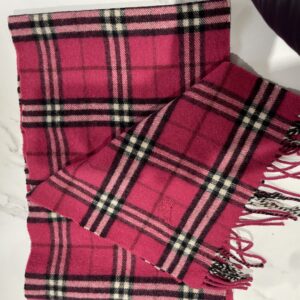 Burberry pink wool scarf