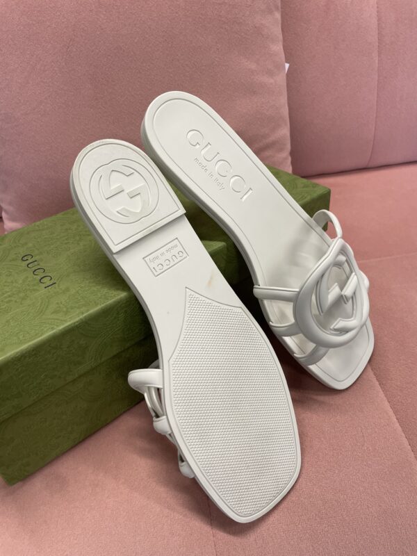 Gucci Marmont Rubber Sandal uk39 - Image 3
