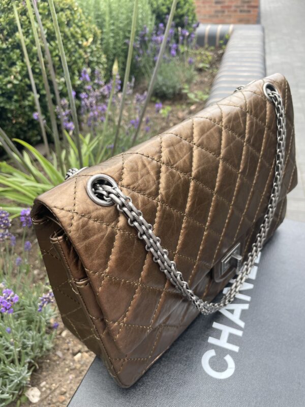 Chanel 2.55 Reissue Bronze - Image 3