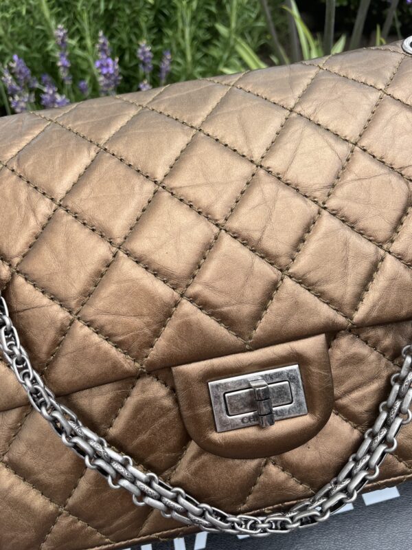 Chanel 2.55 Reissue Bronze - Image 4