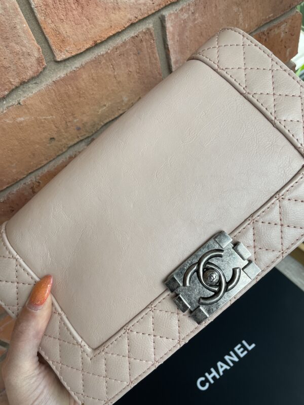 Chanel Boy Medium- soft pink - Image 6