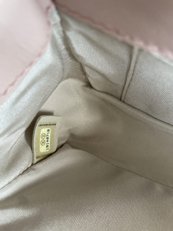 Chanel Boy Medium- soft pink - Image 10